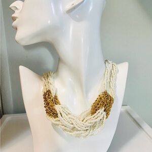 Vintage 90s Gold & White Beaded Necklace🦩 Winter Sale 🦩 Resort Ready Finds!